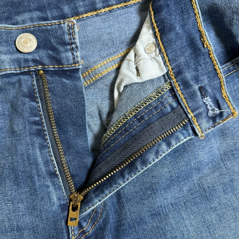 Levis 502 Regular Taper Jeans Mens 30x31 Medium Wash Blue WaterLess Denim